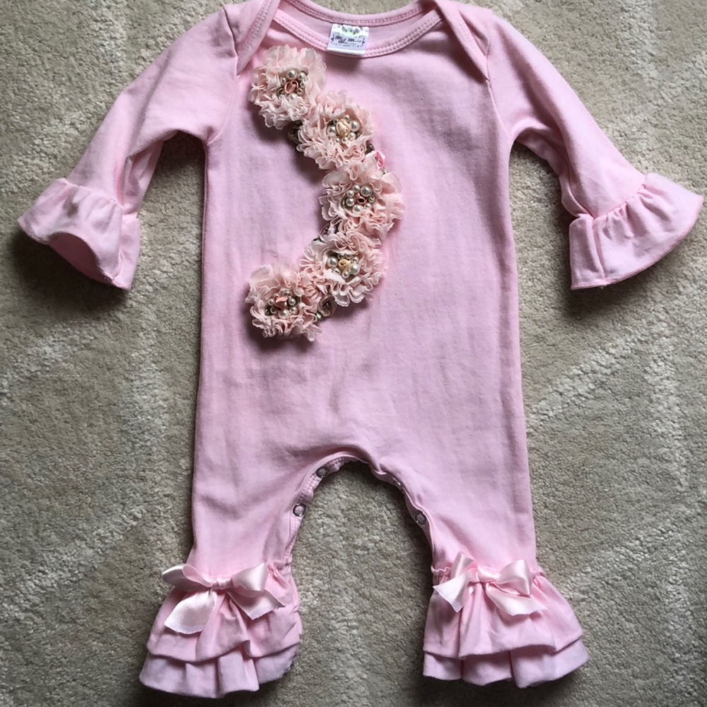 Newborn  🎀boutique one piece outfit 🎀